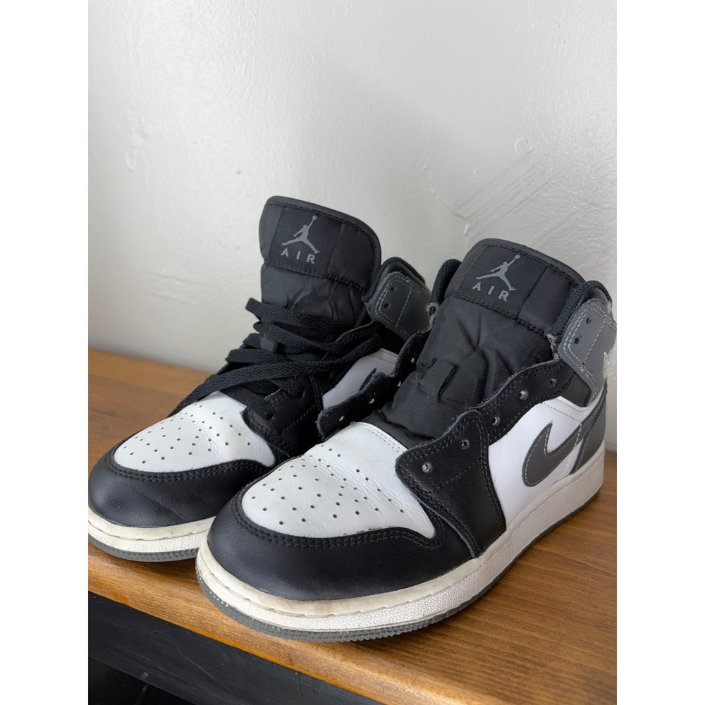 Jordan 1 Mid Shadow Black White Particle Grey DQ8423-001 Kids 6.5Y